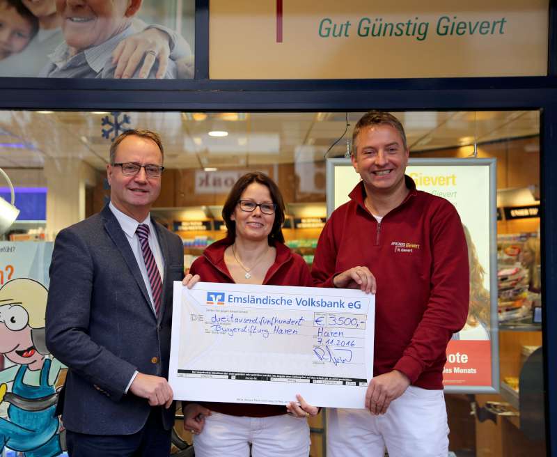 v.l.: Markus Honnigfort, Sabine und Ralph Gievert