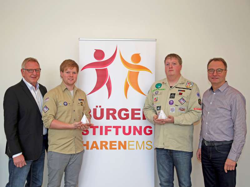 Einen Zuschuss für Zeltreparaturen erhielten die Pfadfinder Altharen